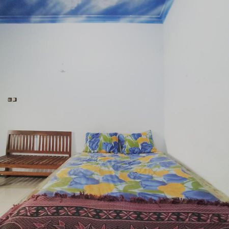 Oyo 90093 Dw Hotel Malang Exteriér fotografie