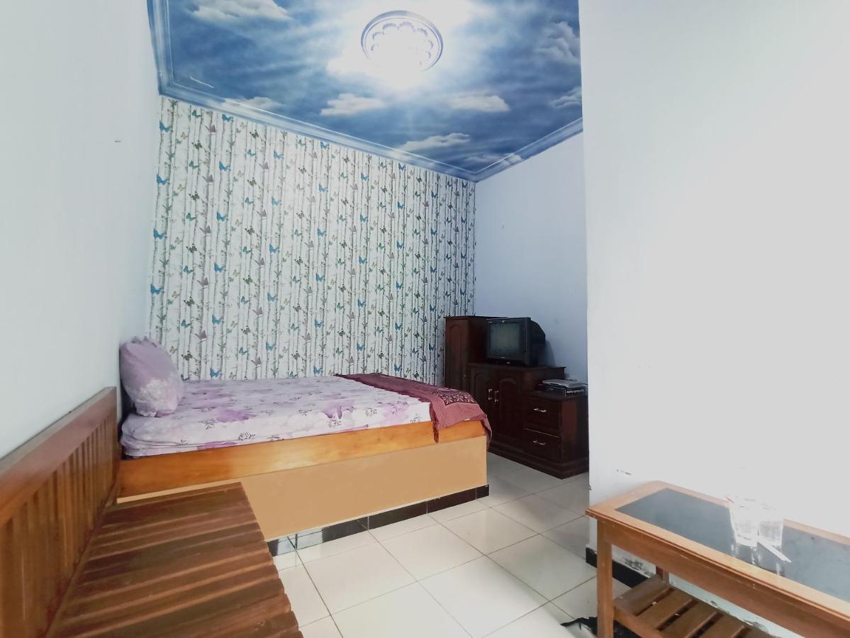 Oyo 90093 Dw Hotel Malang Exteriér fotografie